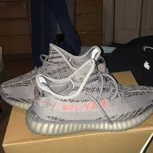 Yeezys 350 boost beluga 2.0